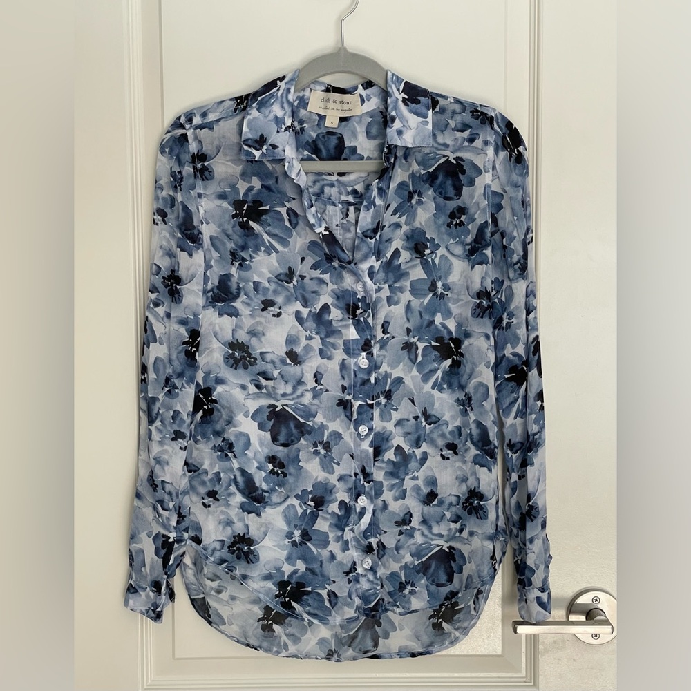 CLOTH & STONE Blue Floral Gauzy Button Up Shirt Small Lightweight